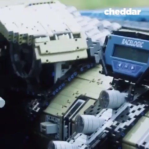 乐高布加迪跑车........真会玩啊！