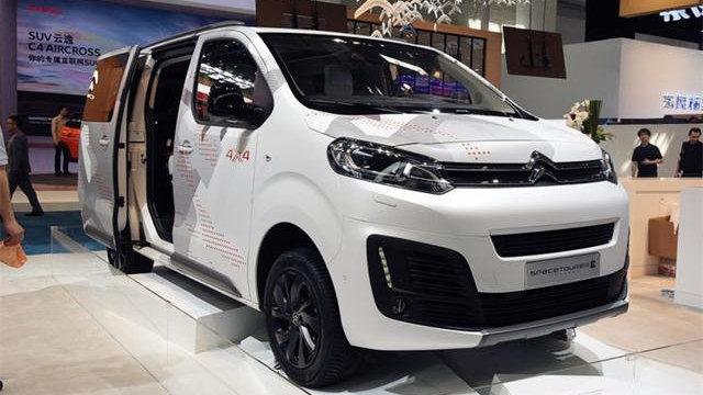 又一法系“硬货”亮相，2.0T配四驱，车内睡4人，座椅可随便组合