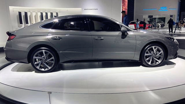 韩版“奥迪A7”实车亮相，溜背式车身配马丁脸，2.0T引擎241马力！