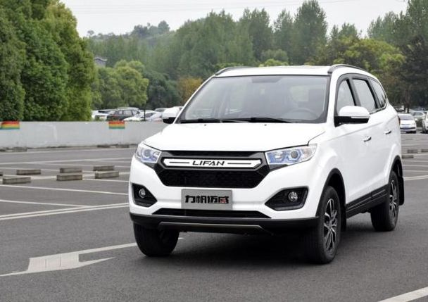 国产又一良心七座SUV!标配ESP+中控屏,力压长安CS15
