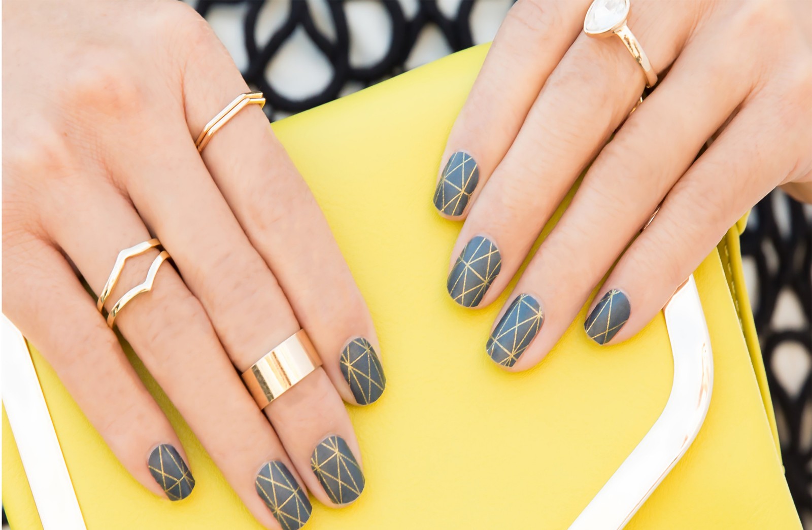 2019美甲流行趋势:8个“流行色”美不胜收,玉手更添风采!