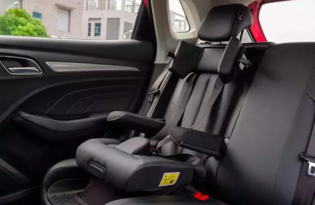 实测荣威RX3一体式儿童安全座椅，彻底解决孩子安全乘车问题？