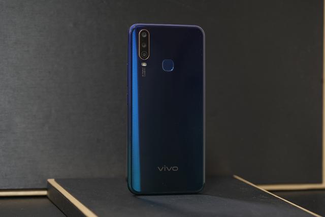 vivou3x颜色,vivoiqoou3x vivo u3x上手,功能全面,百元机的逆袭之作