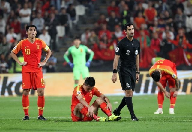 国足0-3惨败伊朗后!中国足球未来该怎么走?黄