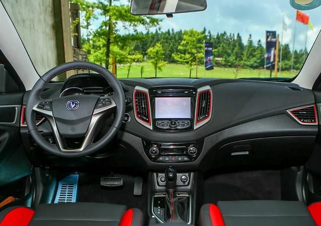 长安逸动XT:新车型造型新颖,耐看的一款汽车