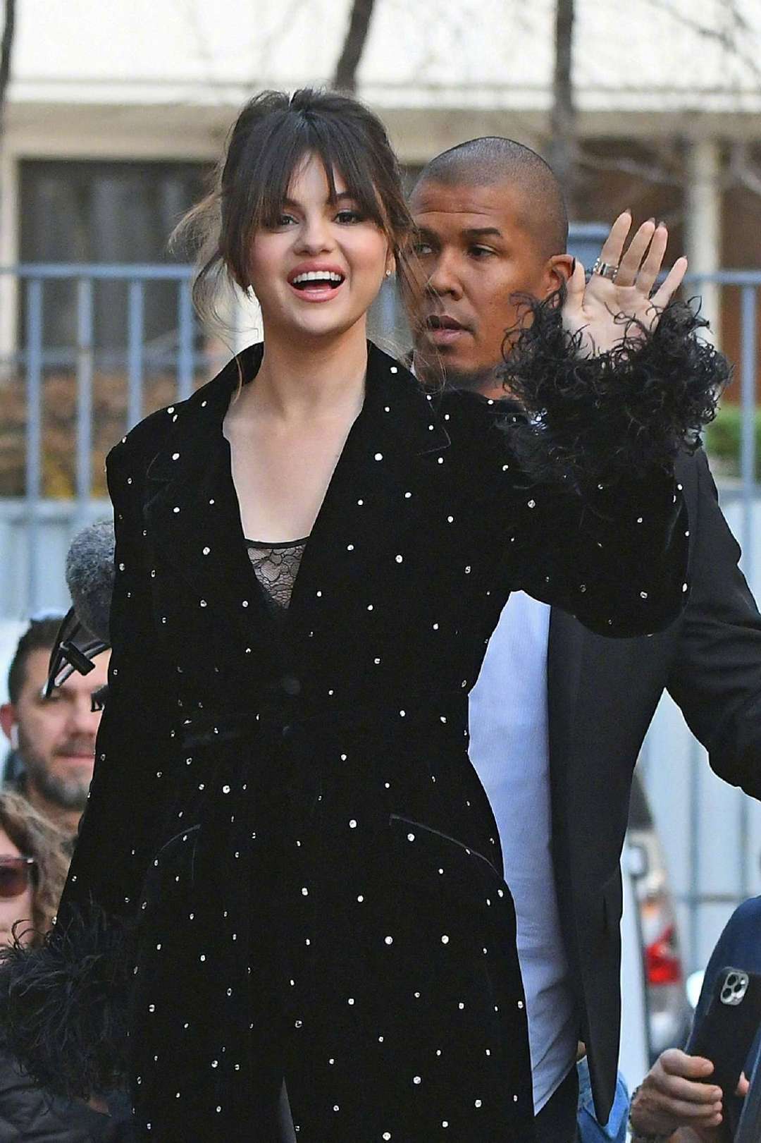 selina gomez,Selena Gomez 当地时间12月13日,selena gomez 抵达巴黎的nrj广播电台