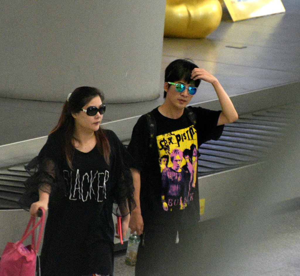 大张伟妻子图片