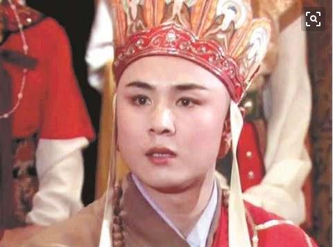 “唐僧”开宾利去保养，里面装饰太豪华，一块表都比A8贵？