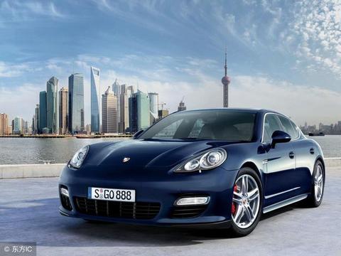 汽车玻璃水用光了能自个加吗？做错一步，花大钱都修不好！