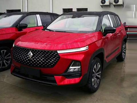 大量宝骏RS5实车到店，红色外观太漂亮了，使用新车标