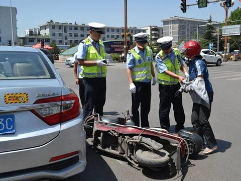 退休交警: 如果你不是土豪，车保买3种就行了