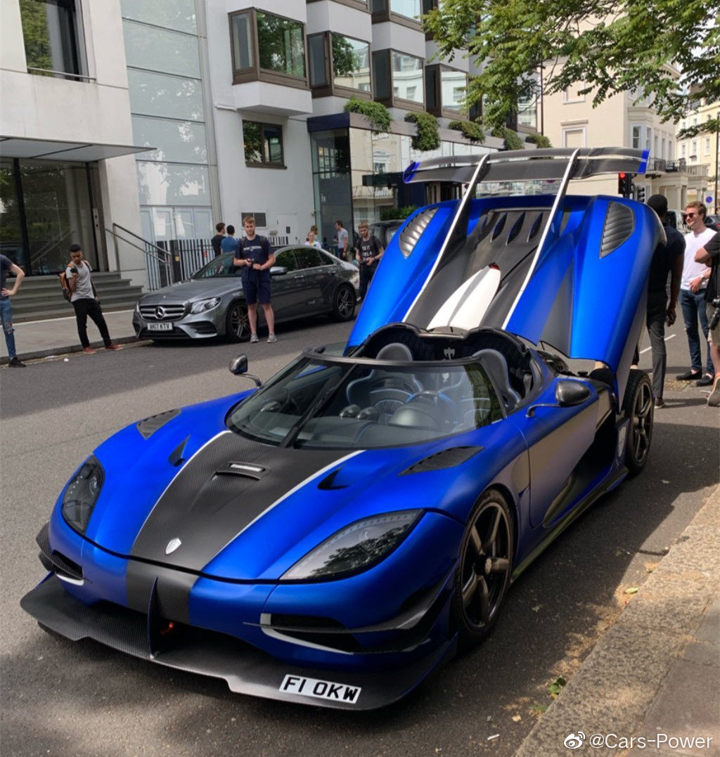 超级稀有大神车科尼赛克One:1