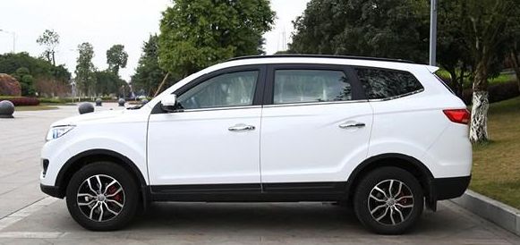 国产又一良心七座SUV!标配ESP+中控屏,力压长安CS15