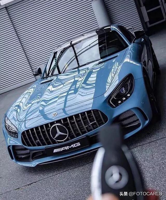 实拍|全新奔驰AMG GT R 中国蓝涂装，这货你拒绝的了吗