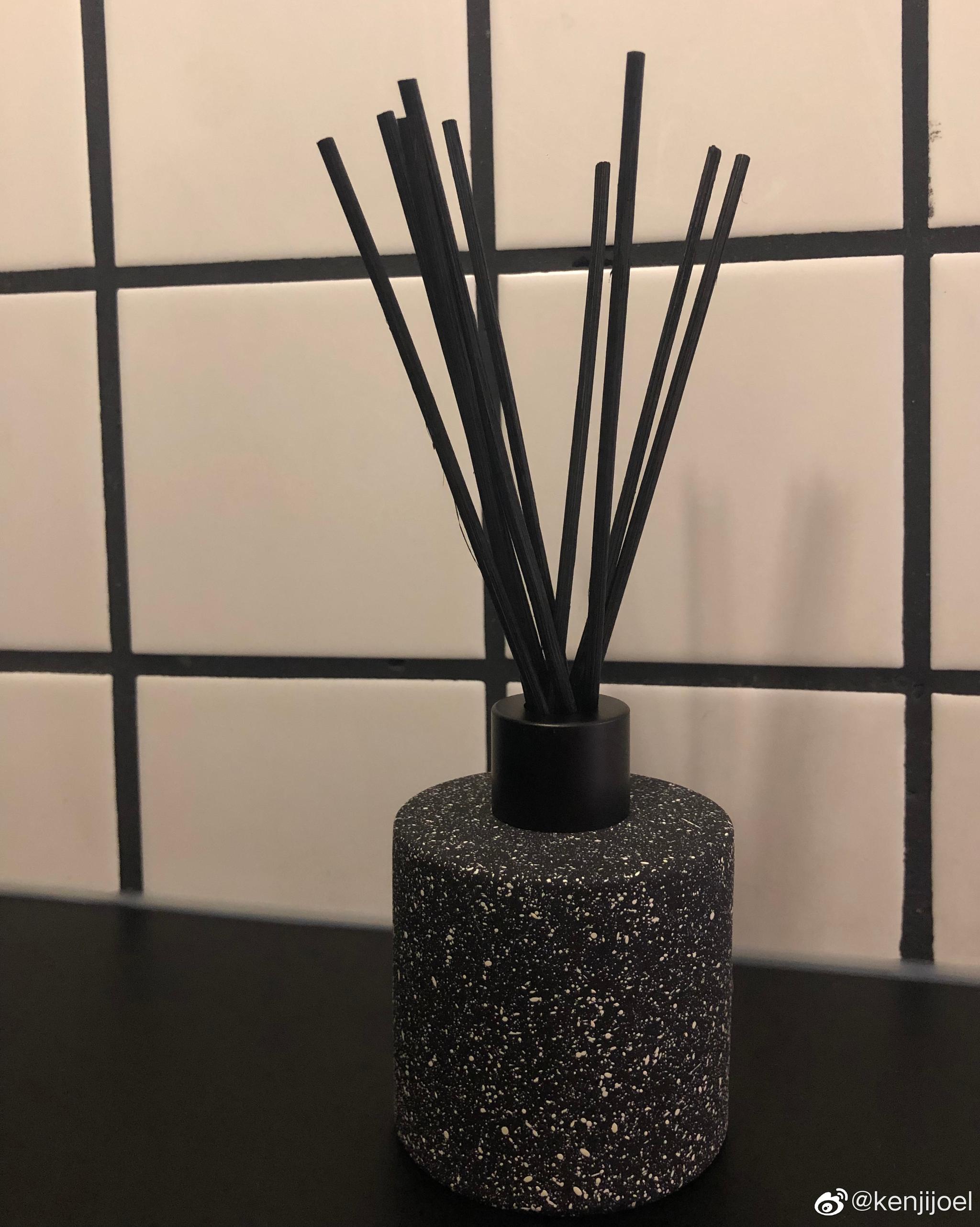 现在越来越爱使用室内熏香，因为香味是我打开家门的第一个体验