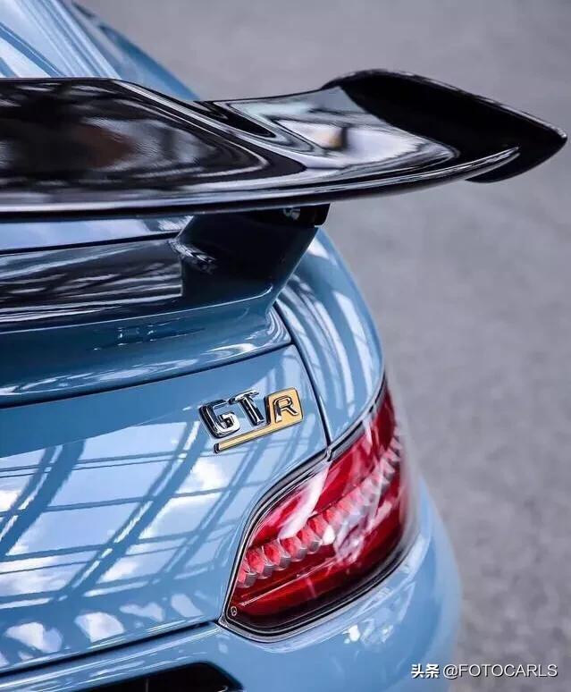 实拍|全新奔驰AMG GT R 中国蓝涂装，这货你拒绝的了吗