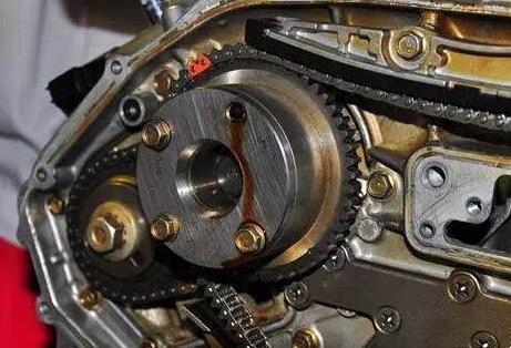 汽车如果要是出现了一些小毛病或小保养，去4s店肯定是非常的麻烦