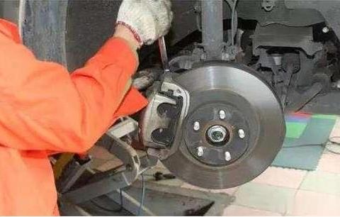 老司机忠告：车跑到6万公里，这五个地方一定要注意，别铤而走险