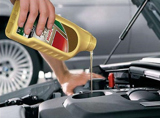 五千公里换机油，是经验还是谣言？修车工：90%的人被忽悠过