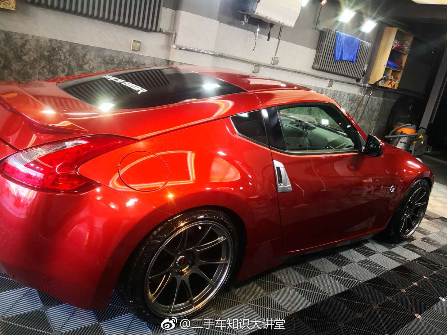 今天有哥们儿给我报了个370Z,突然在想要不然把那C63给卖了