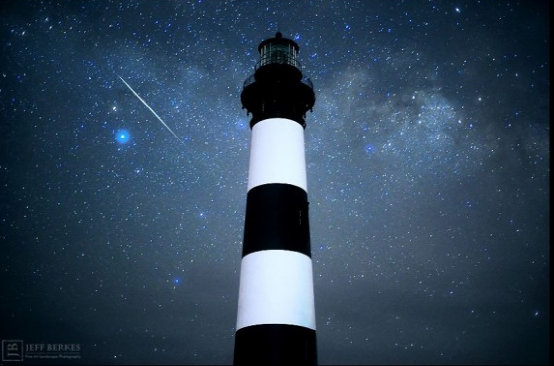 天琴座流星雨极大前瞻：位于天琴座流星雨辐射点附近的织女星