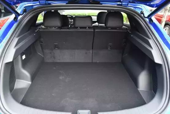 200mm的离地间隙还想谈操控?在这款轿跑SUV上找一下答案