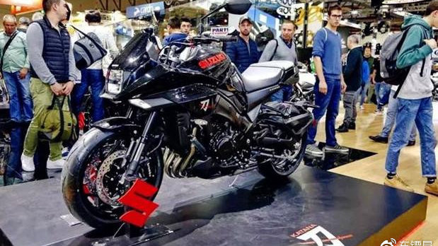 铃木又一“爆美”摩托亮相，车重215kg，四缸动力，配滑动离合器