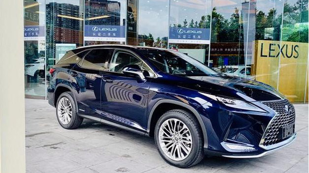雷克萨斯也加长！全新“大7座”SUV实车到店，配V6引擎，油耗6.9L！
