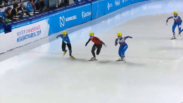 女子3000米接力半决赛，中国队发生失误被判犯规，无缘决赛。