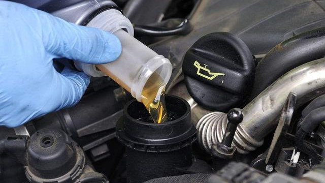 汽车行驶1万公里需要做哪些保养？维修工：这3个是必做项