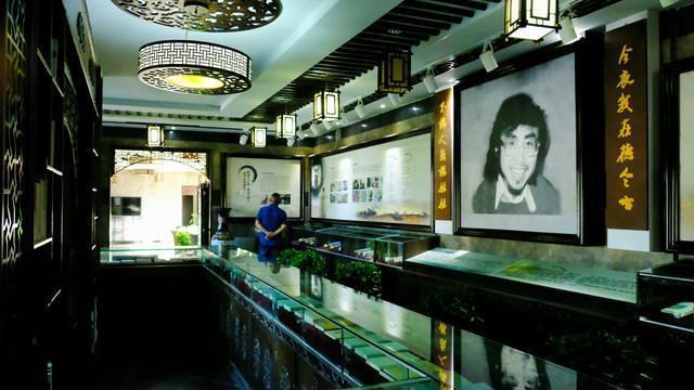 游德令哈海子诗歌陈列馆：这个年轻人死后何以被人们记挂30年