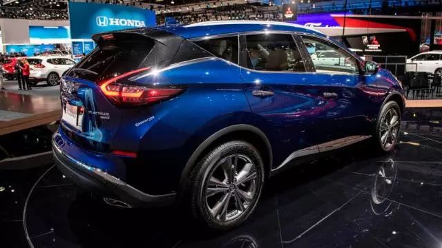 这款中型suv,舒适度不输汉兰达,用料比锐界实在,关键还是国六