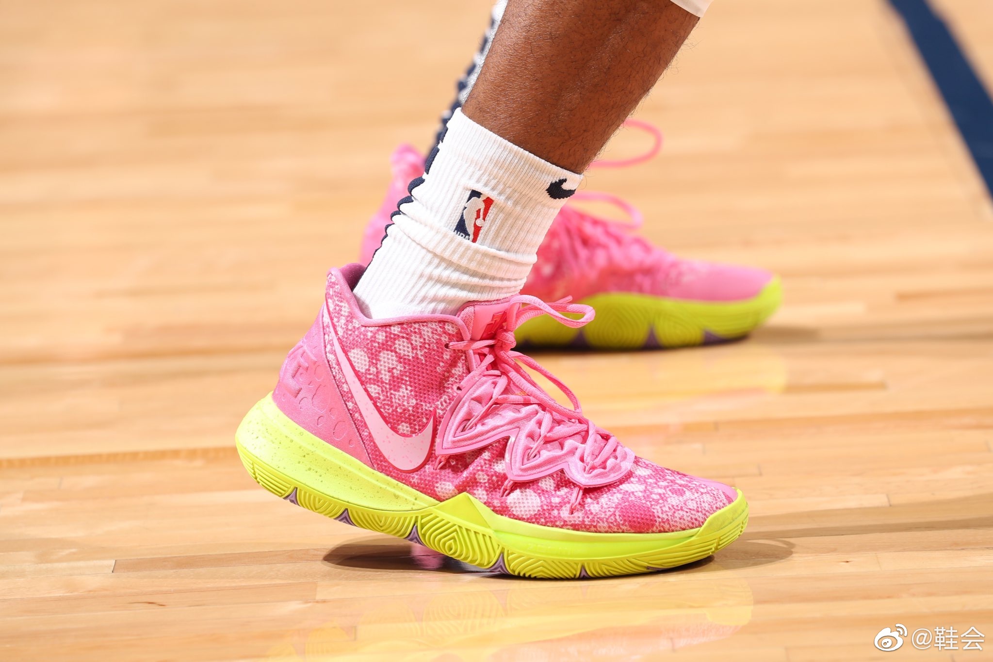 kyrie low 2 patrick