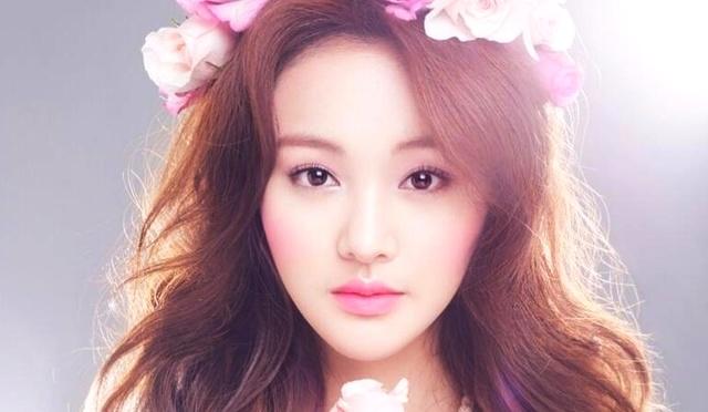 赵丽颖官宣,邓伦也在微博发文官宣,网友纷纷祝