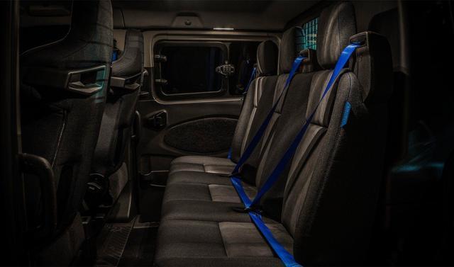 最帅福特“MPV”亮相,灰色车身,桶型座椅,2.0T爆发211马力!