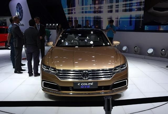 2.0T混动+8AT,车长超5米,C级车配无框门,科技感爆棚