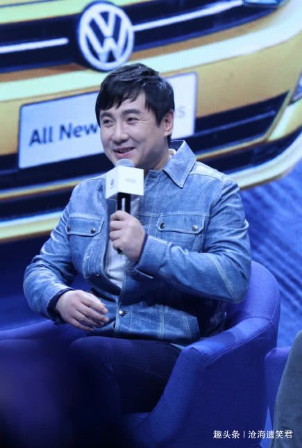 韩寒沈腾化身车模,腾妹妩媚五拍动作到位,韩寒一脸娇羞