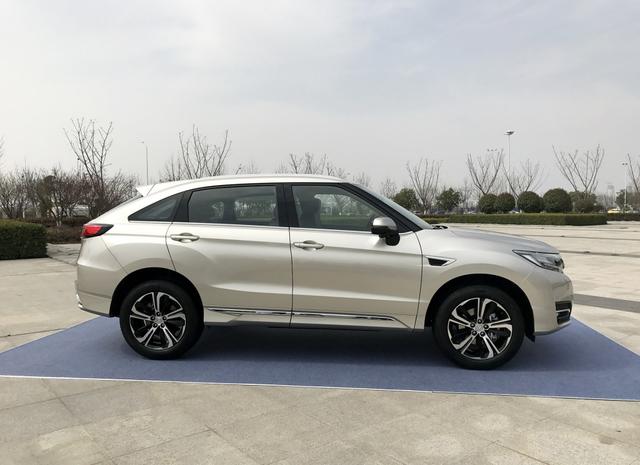 曾需加价提车,1.5T有193匹,现22万却少有人买