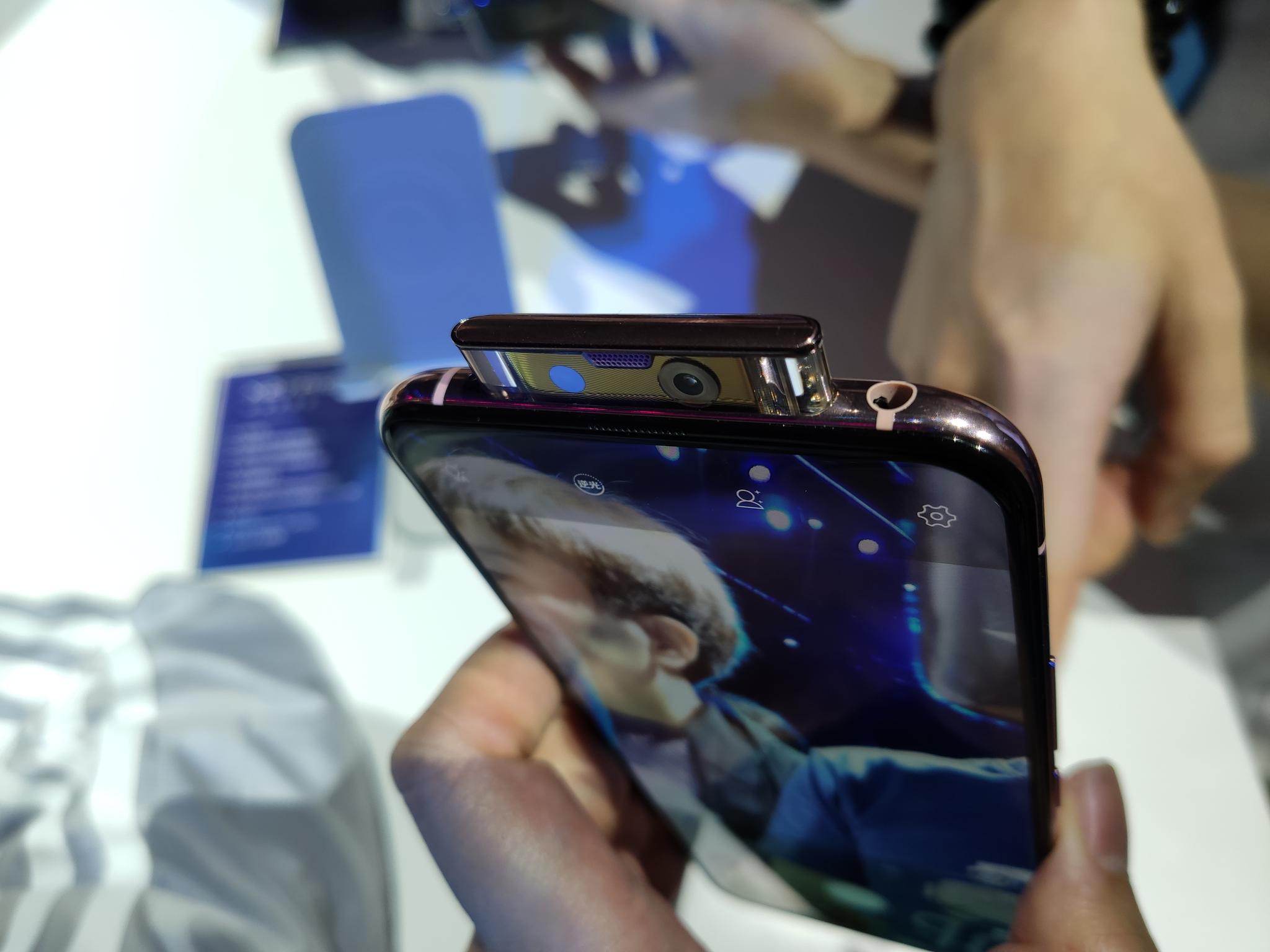 5mm 耳机孔,都是 type-c 口,具体配置和价格看评论置顶.