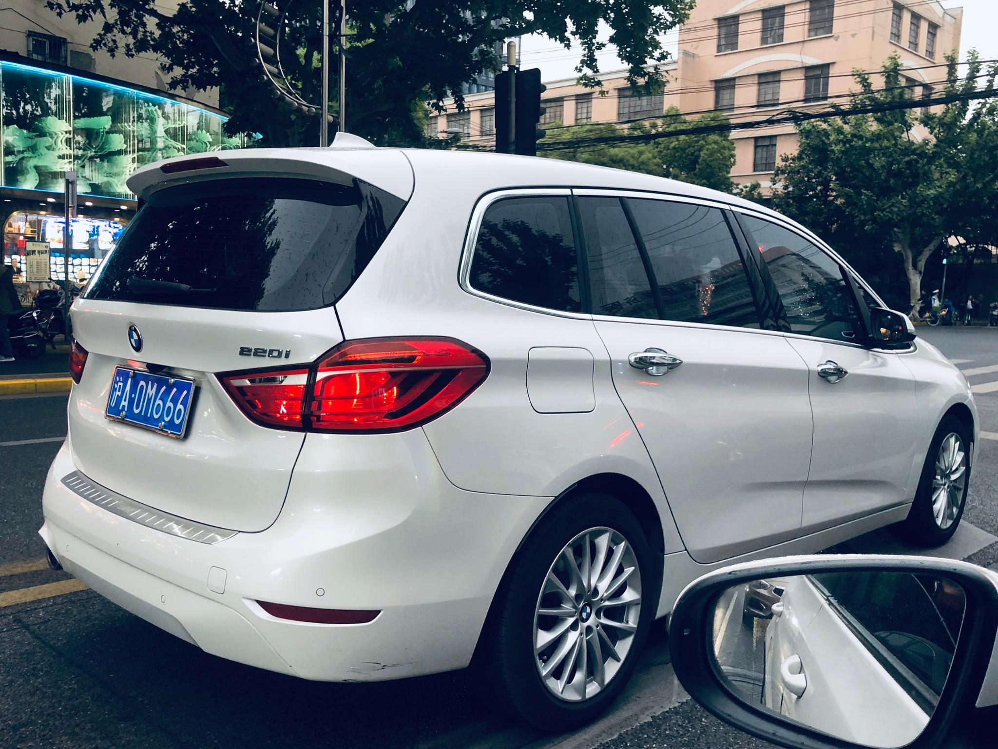 BMW 220i MPV 26-29W 终端优惠8W
看起来很6…
@FREECAR车势 ​<img s