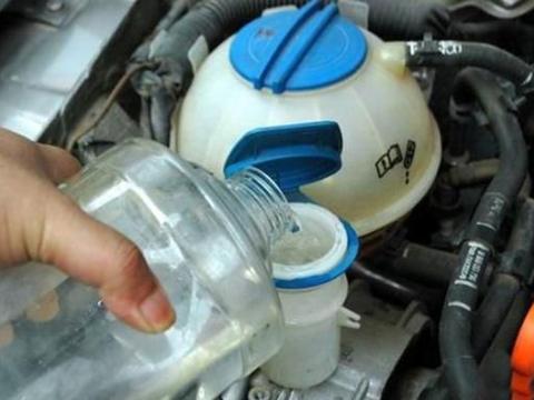 开车发生这4种情况，老司机都知道，保险公司可以免费帮你的忙