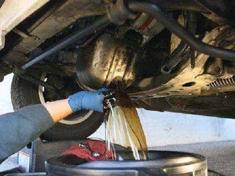 汽车有4种配件不需要去4S店更换，除非你是土豪钱多，望告知！