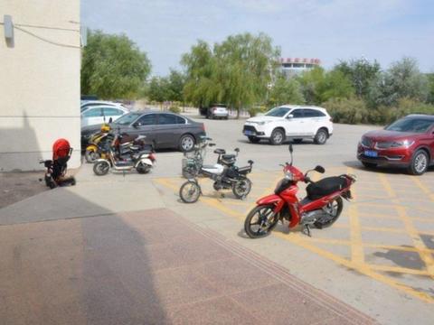 车上的玻璃水用完了，可以用自来水代替吗？车主们一定要搞清楚了