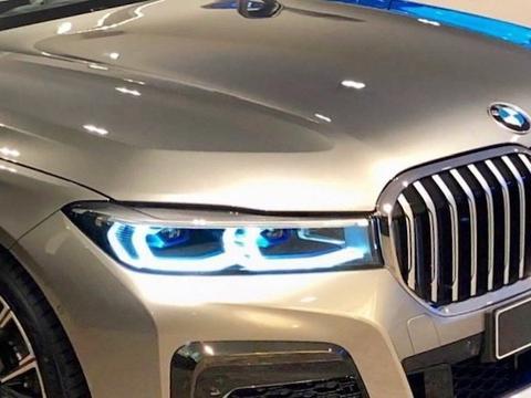 新一代7系亮相，鼻孔越改越大，网友：再改下去就没脸了