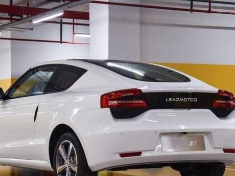 又一国产轿跑火了！无框车门+大溜背+隐藏门把手