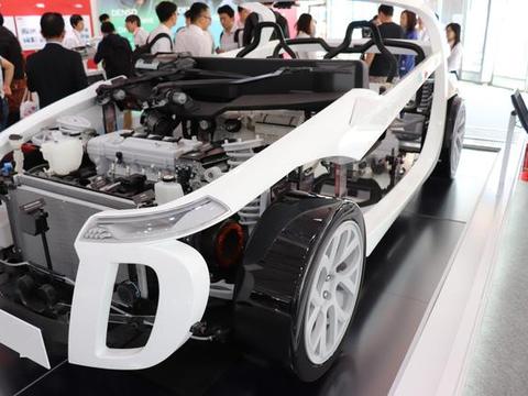 法系车钟爱的“板车悬架”，真的一无是处吗？