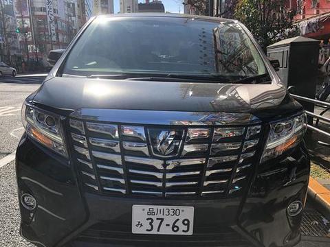 到日本才搞懂！国内加价十几万提车的埃尔法，却在日本成街车