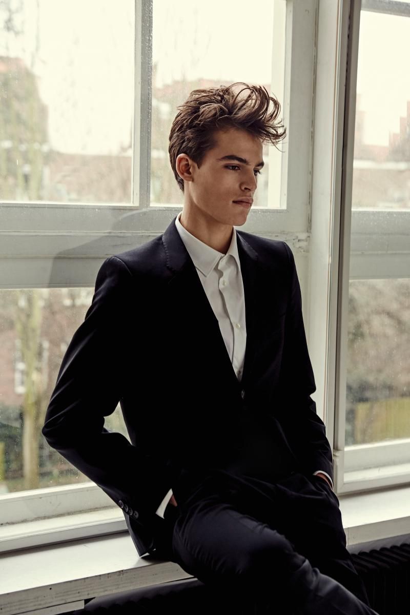 荷兰传奇男超模 andre van noord 的儿子 parker van noord 以