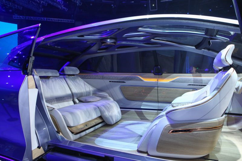 号称全球首款5G智能座舱，荣威Vision-i概念车有多厉害？