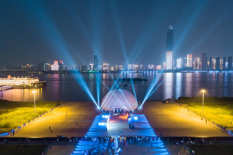 5月9日汉口江滩 千里长江为幕上演了一场五维全感视觉盛会武汉东原2